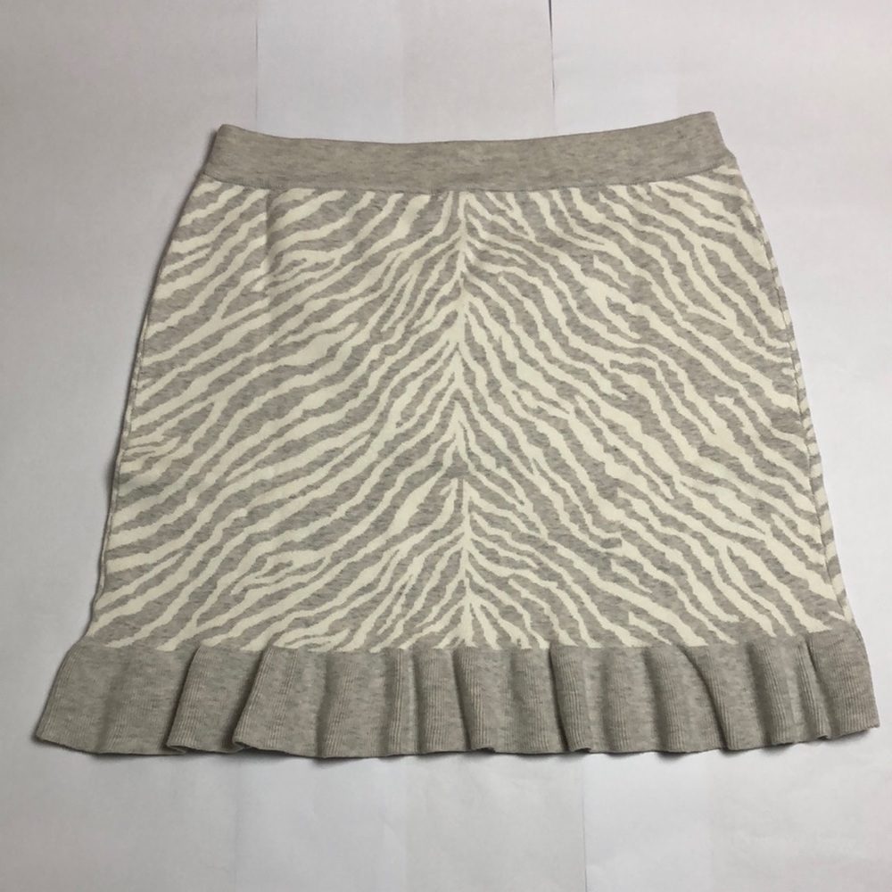 💚 XL 💚 NWT Anthro Skirt Zebra Mini Ruffled Hem Knit​